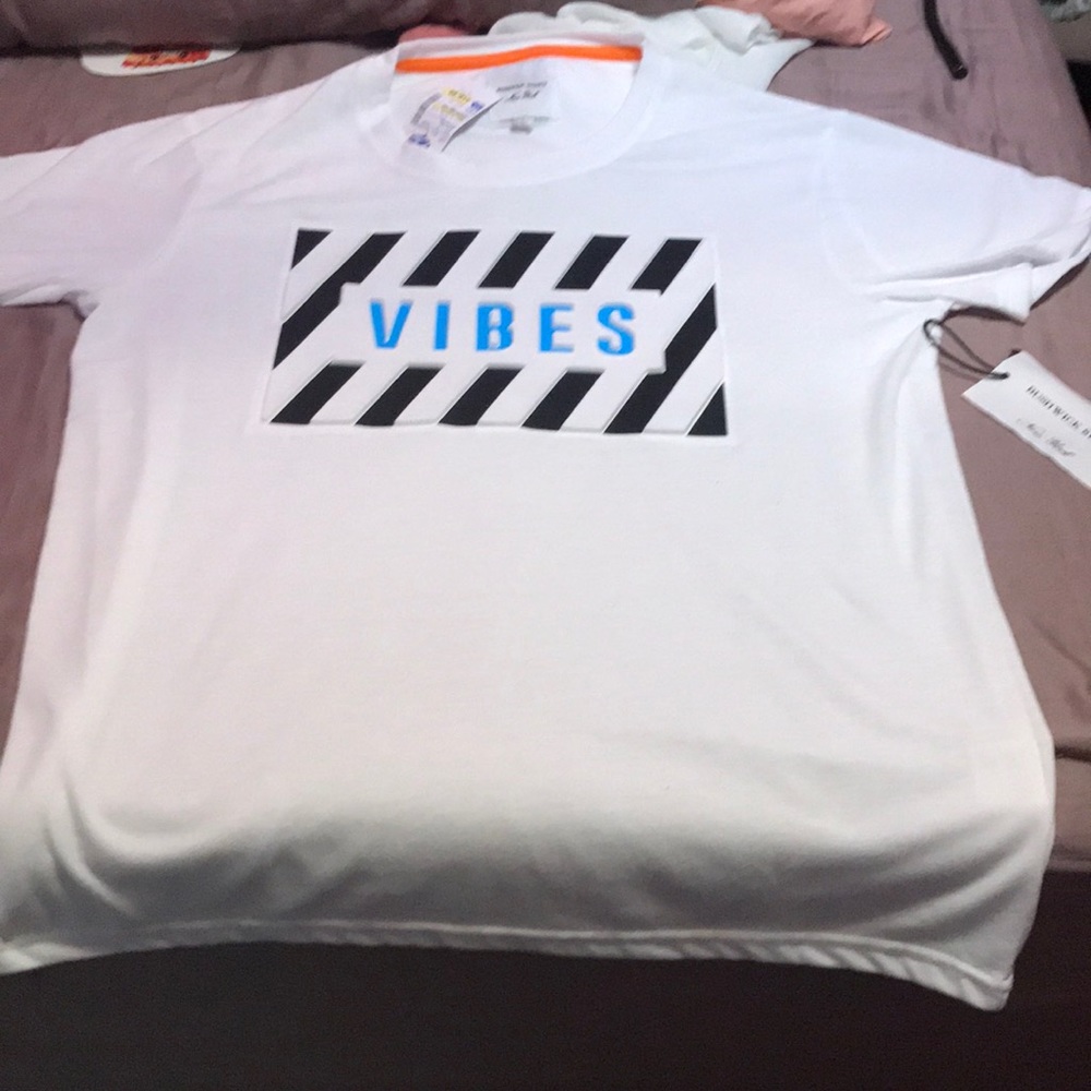 Tee shirt